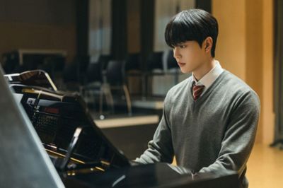Song Kang hé lộ lý do chọn 'Bốn tay, hai bản Sonatas'