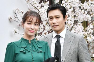 Lee Byung Hun và Lee Min Jung kỷ niệm 13 năm cưới