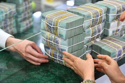 NHNN quay đầu bơm ròng gần 25.000 tỷ tuần qua, lãi suất liên ngân hàng tăng trở lại