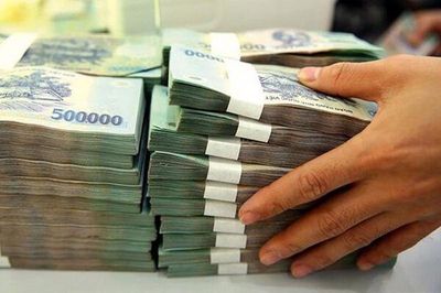 Huy động tăng chậm hơn tín dụng, LDR một số ngân hàng neo sát ngưỡng tối đa