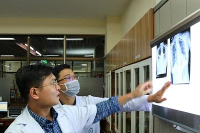 Học phí đào tạo bác sĩ nội trú và chuyên khoa ngoài công lập: Không tăng quá 15% so với năm liền trước