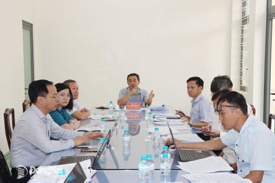 Phó Chủ tịch UBND thành phố Lê Trường Sơn tiếp công dân tại phường Bình Phước
