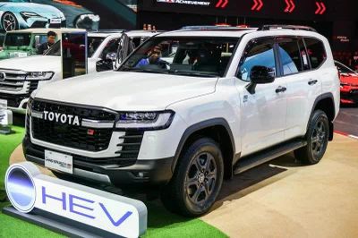 Toyota Land Cruiser Hybrid 2026 ra mắt tại Indonesia, giá gần 4 tỷ đồng