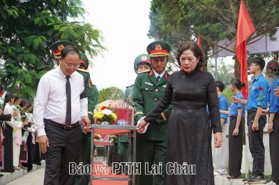 Phó Chủ tịch Quốc hội Nguyễn Thị Hồng dự Lễ truy điệu, an táng hài cốt 47 liệt sĩ tại Lai Châu