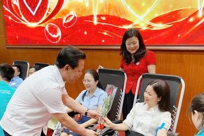 Ngày hội hiến máu tình nguyện “Giọt hồng Đất Tổ”