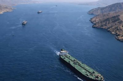 Iran phát tín hiệu về khả năng mở lại hoàn toàn Eo biển Hormuz