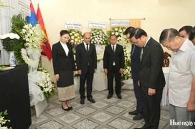 Đoàn đại biểu thành phố Huế viếng Chủ tịch Quốc hội Lào Xaysomphone Phomvihane