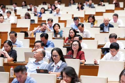 Đại biểu đề nghị hoàn thiện quy định về kiến trúc ven biển, bảo vệ bản sắc văn hóa