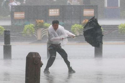 Bão Dolphin đổ bộ vào Trung Quốc gây mưa lớn, hàng trăm nghìn người sơ tán khẩn cấp