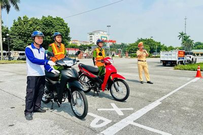 Ninh Bình: 129 xã, phường đồng loạt ra quân, hơn 25.000 người được tập huấn lái xe an toàn