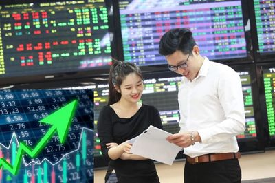 VN-Index bật tăng gần 9 điểm, dòng tiền lan tỏa mạnh