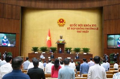 Quốc hội Việt Nam dành một phút mặc niệm Chủ tịch Quốc hội Lào