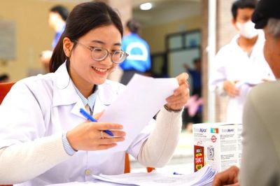 Đề xuất mới về học phí, học bổng đào tạo bác sĩ nội trú, bác sĩ chuyên khoa