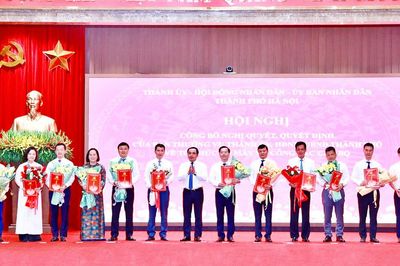 Hà Nội công bố loạt quyết định kiện toàn nhân sự lãnh đạo Sở Xây dựng và Sở Văn hóa, Thể thao và Du lịch