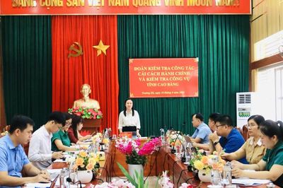 Kiểm tra công tác cải cách hành chính và công vụ tại xã Trường Hà