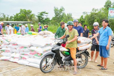 Hỗ trợ lúa giống, vật tư cho hộ dân sản xuất lúa chất lượng cao, phát thải thấp