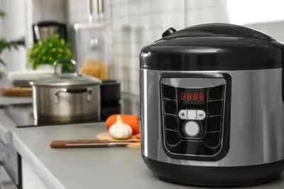Có nên rút điện nồi cơm ngay sau khi nấu? Cách dùng nào vừa tiết kiệm điện vừa giữ cơm ngon?