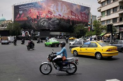 Iran tuyên bố không mở eo biển Hormuz