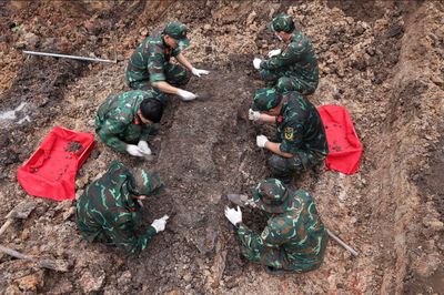 Quy tập thêm 11 hài cốt liệt sĩ tại Công viên Lê Thị Riêng