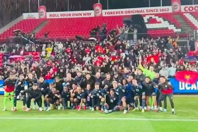 Công an Hà Nội FC ăn mừng vé C1 châu Á ngay trên sân khách