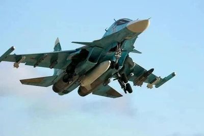 Oanh tạc cơ Su-34 tấn công cực mạnh nhờ tên lửa hành trình Kh-101?
