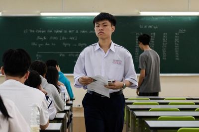 Điểm chuẩn Công nghệ lập đỉnh, Báo chí giảm sâu