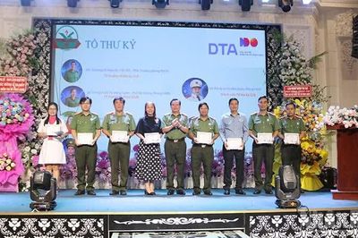 Công an tỉnh Vĩnh Long ra mắt Câu lạc bộ niềm tin số