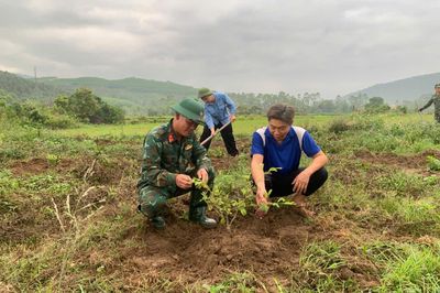 Điểm tựa giữ vững phên giậu biên cương