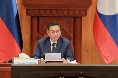 Người dân Lào thương tiếc đồng chí Xaysomphone Phomvihane