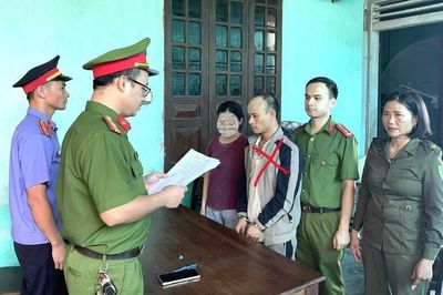 Khởi tố 'con nghiện' lẫn… con buôn!