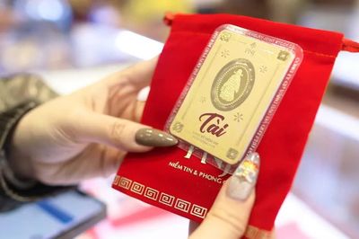 Sáng 11-8: Giá vàng trong nước tăng mạnh, thu hẹp chênh lệch với giá vàng thế giới