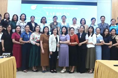 Nâng cao năng lực lồng ghép giới cho đại biểu HĐND