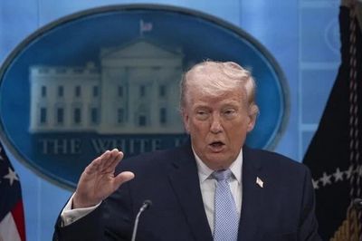 Tổng thống Trump 'ra giá' với Iran, nói bồi thường mới tính chuyện hòa bình