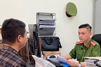Khởi tố chủ nhà sách mua bán hơn 33.800 cuốn sách giả ở Đồng Nai