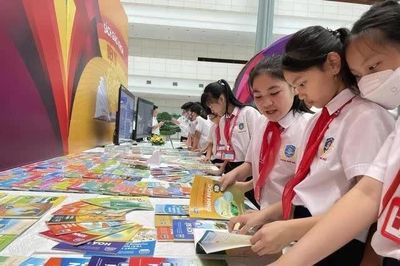 Hà Nội sẽ thực hiện miễn phí sách giáo khoa theo lộ trình từ năm học 2026-2027