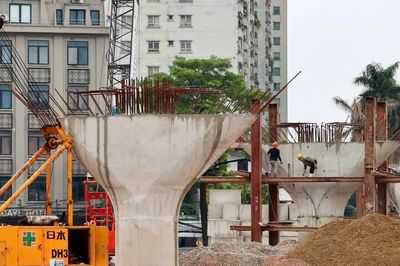 Những trụ cầu vượt đầu tiên tại nút giao gần 786 tỷ đồng ở Hà Nội