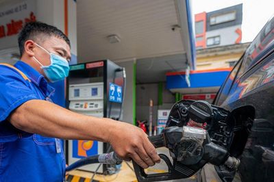 Giá xăng dầu hôm nay 11/8: Thế giới tăng, trong nước sắp điều chỉnh