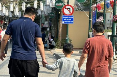 Yêu người đã có con, tôi bắt đầu sợ những ngày lễ và kỳ nghỉ
