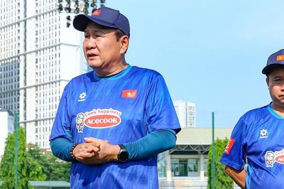 HLV Hoàng Văn Phúc tiết lộ lý do loại Huỳnh Như ở Asiad