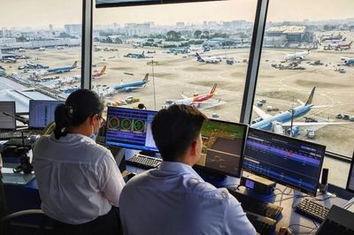 Sân bay Tân Sơn Nhất 2 lần tạm dừng cất, hạ cánh khẩn cấp vì UAV
