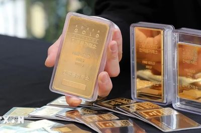 Giá vàng quay đầu giảm sau khi chạm mức cao nhất trong hơn 2 tháng