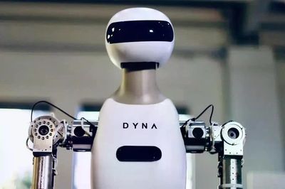 Robot được huấn luyện bằng 1 triệu giờ video ghi hành vi con người đạt tỷ lệ thành công nhiệm vụ đến 90%
