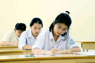 Tuyển sinh đại học 2026: Điểm chuẩn một số ngành luật giảm, khoa học sức khoẻ tăng