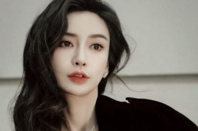 Angelababy là hoa 85 đầu tiên giành giải Bách Hoa
