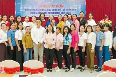 Phụ nữ An Giang được tập huấn ứng dụng AI trong kinh doanh