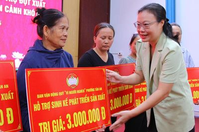Bắc Ninh: Phường Tân An trao kinh phí hỗ trợ hộ nghèo, hộ có hoàn cảnh khó khăn