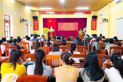 180 cán bộ, giáo viên tại cơ sở phường Lào Cai và xã Tân Hợp được bồi dưỡng kiến thức quốc phòng, an ninh