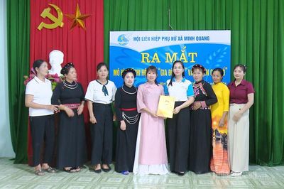 Minh Quang ra mắt các mô hình chuyển đổi số và 'Phiên chợ số'