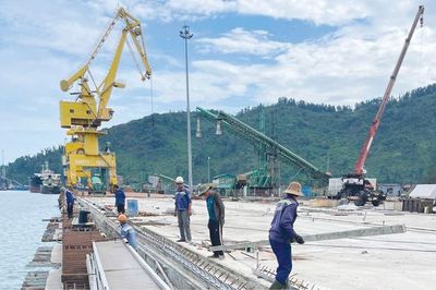 Tăng tốc đưa bến tổng hợp - container cảng Chân Mây về đích