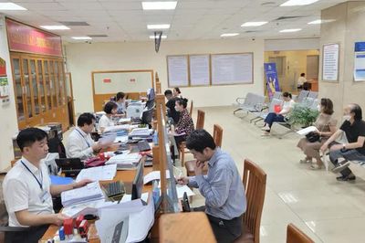Chính phủ yêu cầu các bộ hoàn thành sắp xếp bộ máy bên trong trong tháng 10